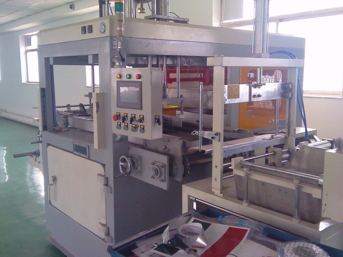 Zs-4045 Automatic Color Printing Vacuum Forming Machine