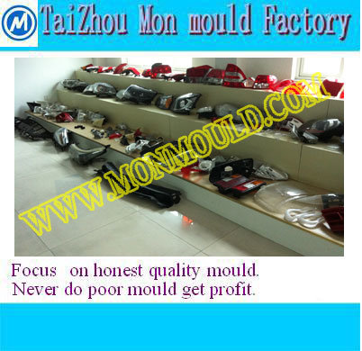 China Plastic Injection Auto Lamp Mold Factory