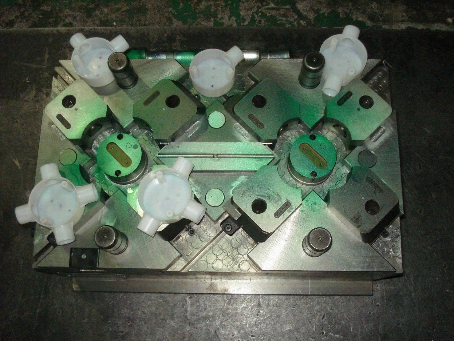 4 Way Box PVC Injection Mould, 2 Cavity Plastic Mould, Automatic Mould, Pipe Fitting Mould