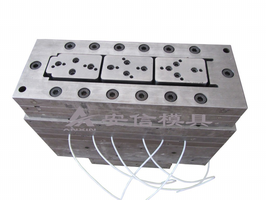 WPC Floor Panel Extrusion Mould (AX-235)