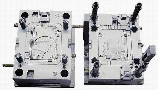 Pin Point Gate To Submarine Gate Mold