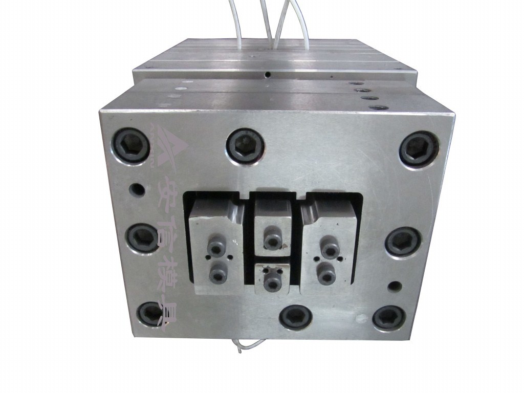 WPC Floor Plalstic Extrusion Mould (AX-237)