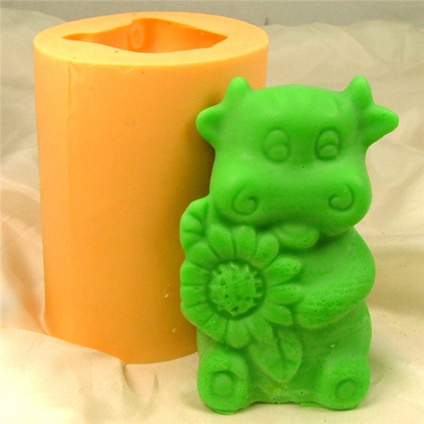 R0511 Cartoon Animal Candle Mould Silicone Cow Dolll Molds