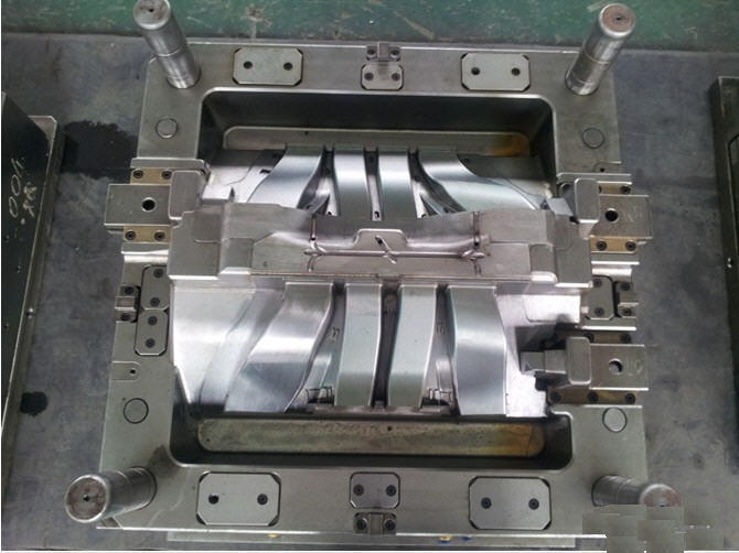 Injection Mold for PA66 Intake Manifold