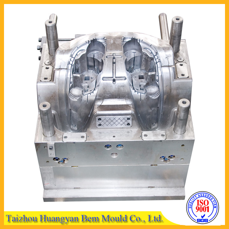 Plastic Injection Mould for Auto Lamp (J40025)
