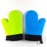 Beautiful Green Heat Resistant Approved FDA Fashion Silicone Oven Glove