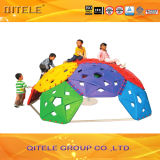 Indoor Ball Plastic Climbing Wall for Kids' Toy (PT-001A)