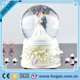 Resin Love Snow Globe for Weedding Decoration New Couple