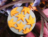 R0019 Round Maple Leaves Silicone Soap Mold