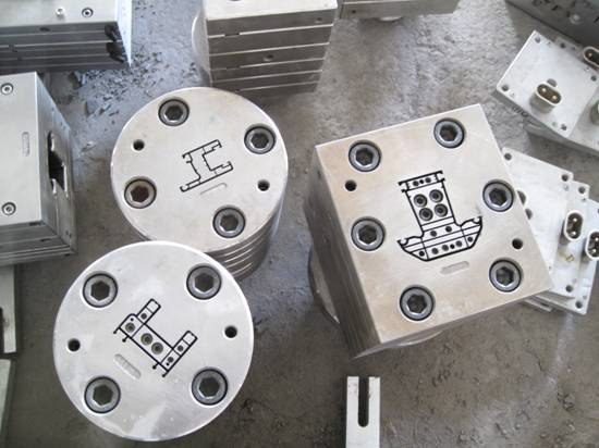 Extrusion Mould