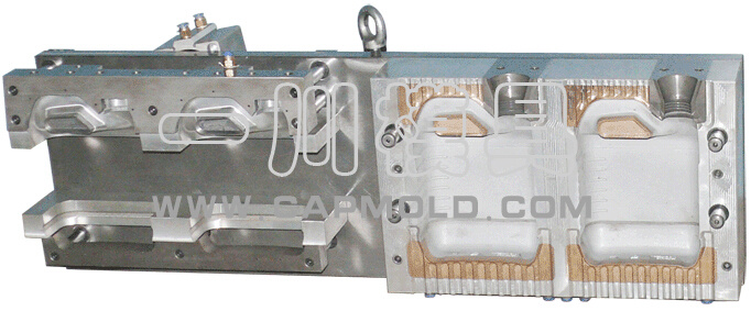 Blowing Mould with Automatically Deflashing for Plastic Bottle