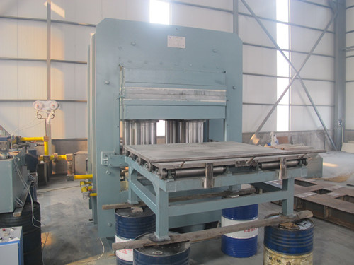 (frame type machine) Four Cylinder Rubber Vulcanizer Machine