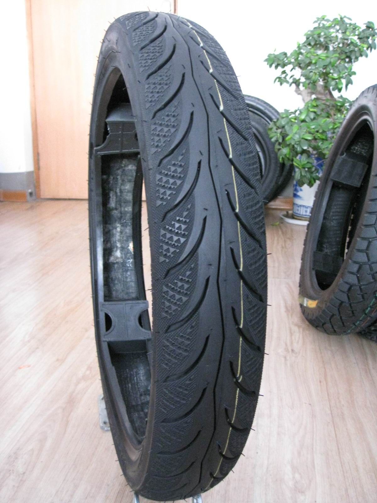 Motorcycle Tire Tubeless 70/90-17 80/90-17 F-569