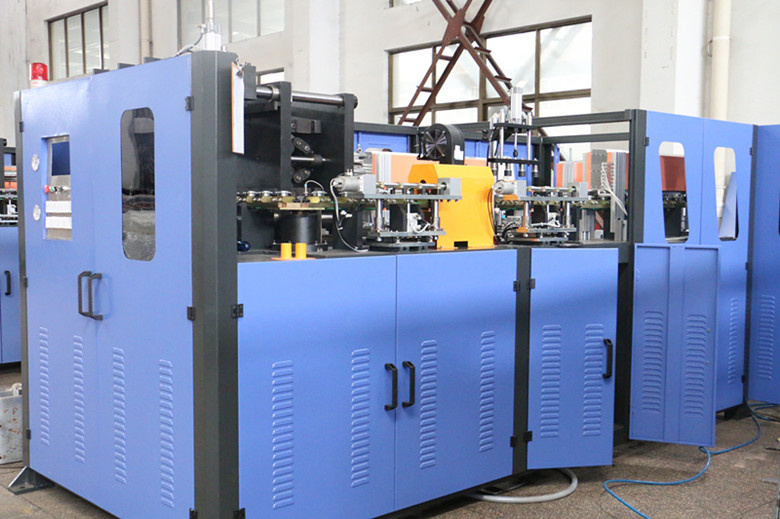 Pet Bottle Machine for 2L Bottles 4000bph