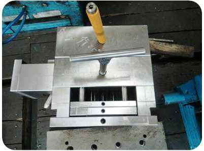 Hot/Cold Runner Plastic Injection Mould