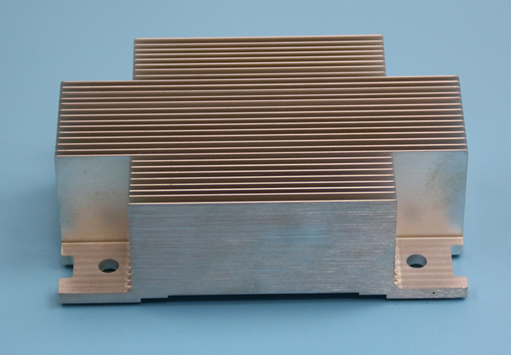 Aluminum Heat Sink Made by Extruding with CNC Machining 15106