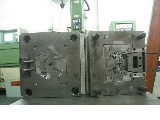 Precison Plastic Mould (PK008)
