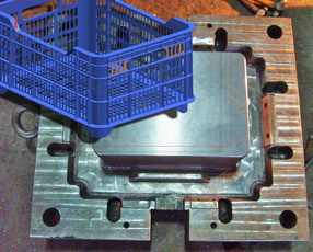 7-Plastic Crate Injection Molds