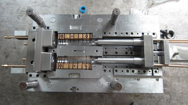 Low Cost High Quality Household Mould with SGS, CE Certification