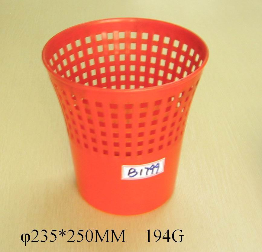 Dustbin Moulds (B1799)