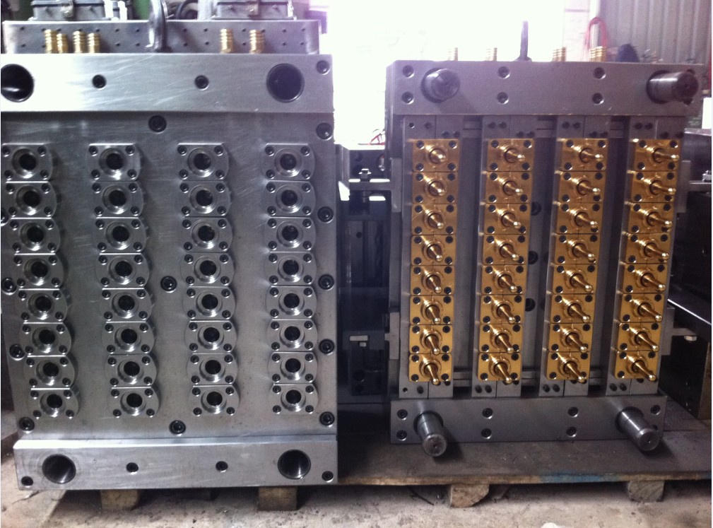 Valve Gate Type Hotrunner Pet Preform Mould