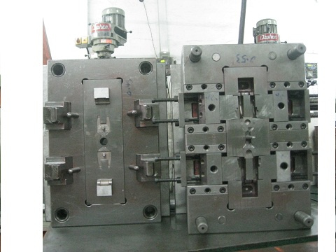 Plastic Mould (pk12)