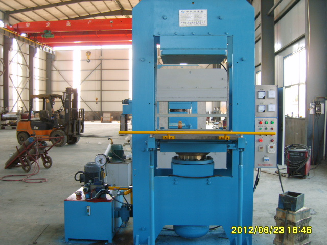 Pavement Rubber Bump Vulcanizing Machine