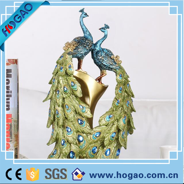 European Polyresin Peacock Figurine for Home Decoration
