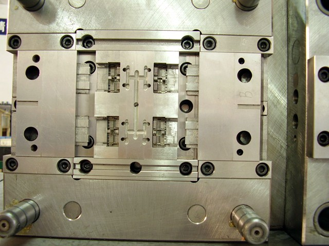 High Precision Multi Cavity Mould