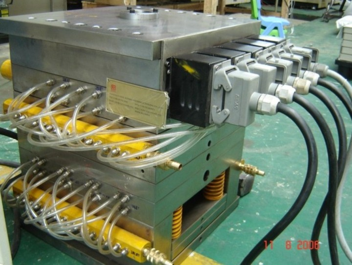 Hot Runner Mould