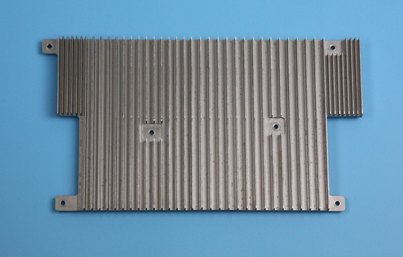 Aluminum Heat Sink Made by Extruding with CNC Machining 15104